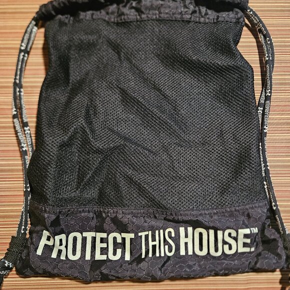 Under Armour Mesh Backpack Gym Bag Drawstring Black - Picture 2 of 8